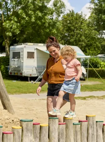 Kampeerplaats Comfort met speelelement 81