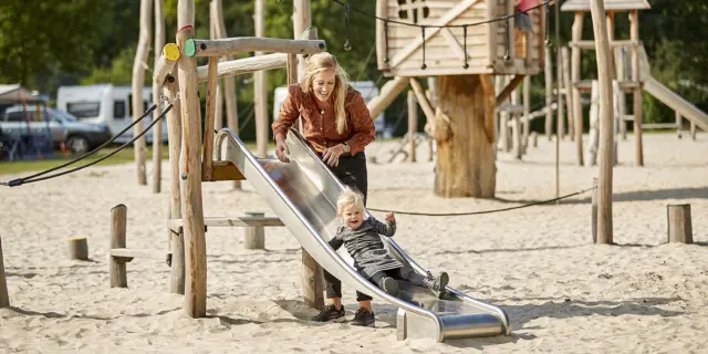 Kampeerplaats Comfort met speelelement 62