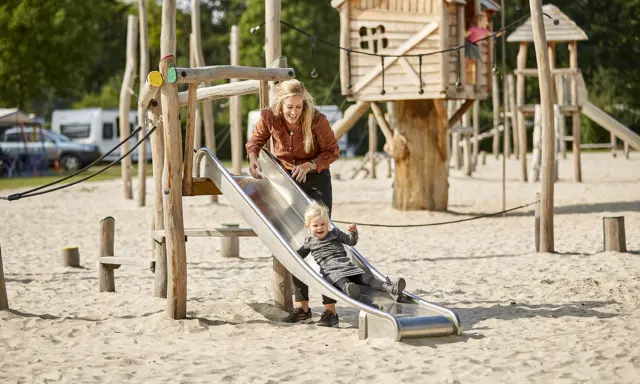 Kampeerplaats Comfort met speelelement 62