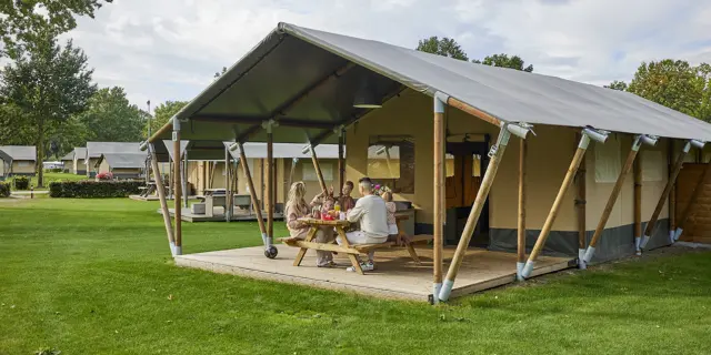 Glamping Tent Comfort 10