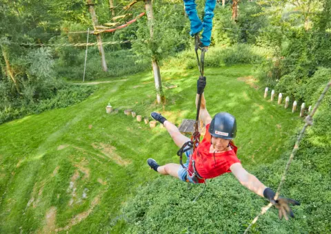 Fun Forest Vrouw Bungee Actie 20